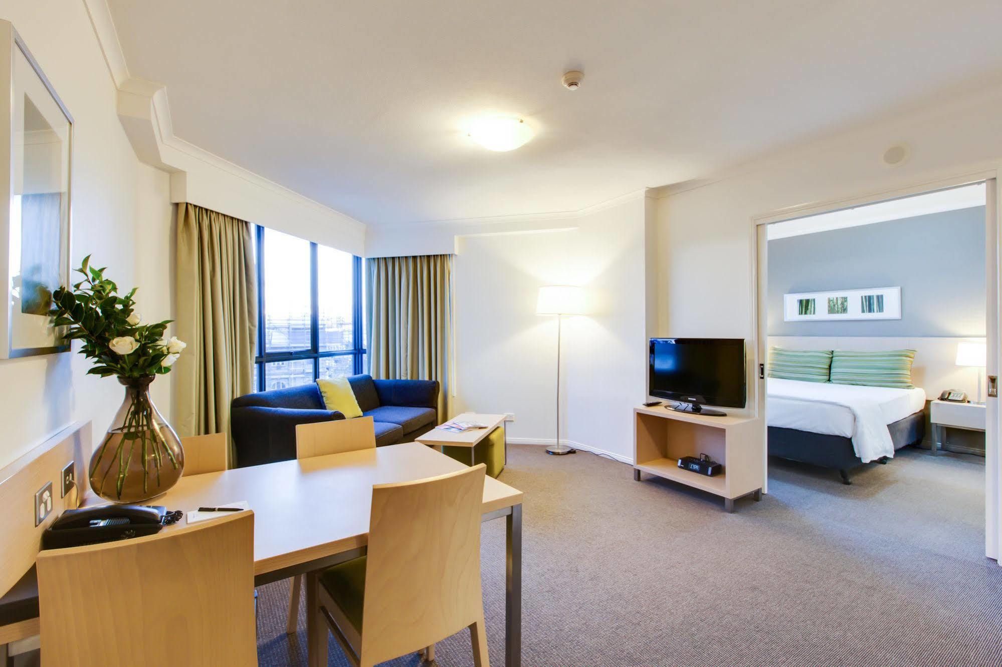 Adina Aparthotel 4*
