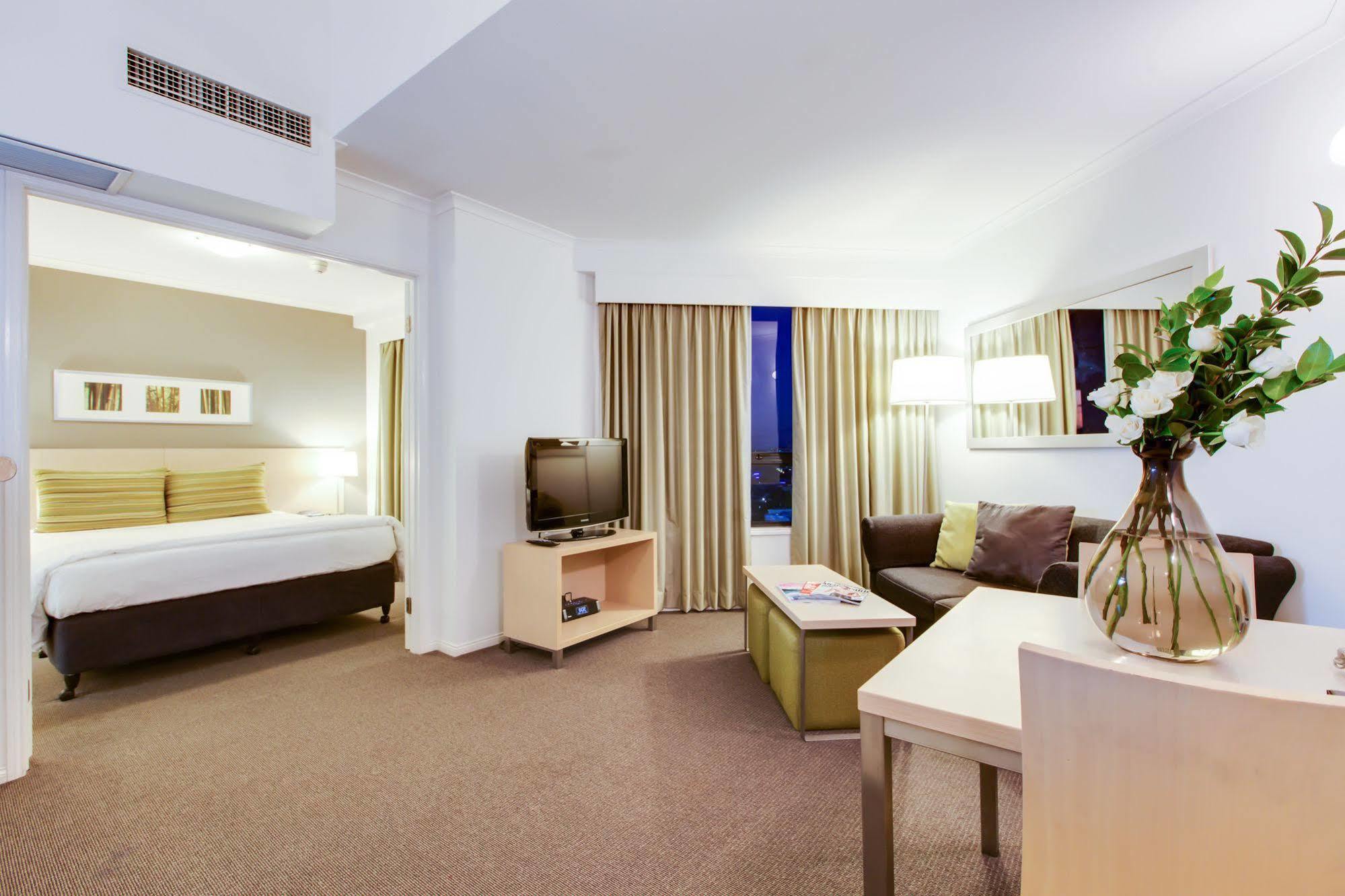 Aparthotel Adina 4*